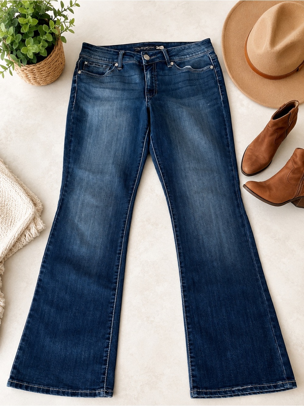 7 for All Mankind Rocker Slim Boot Jeans Size 12 Dark wash